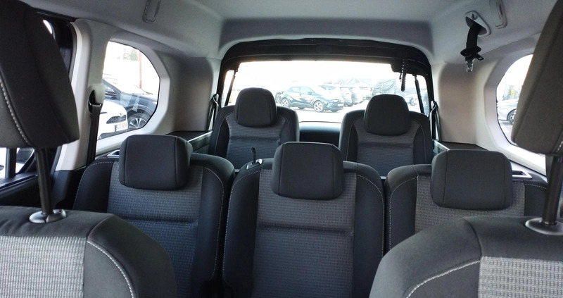 Toyota Proace City Verso cena 147000 przebieg: 4, rok produkcji 2023 z Międzybórz małe 191